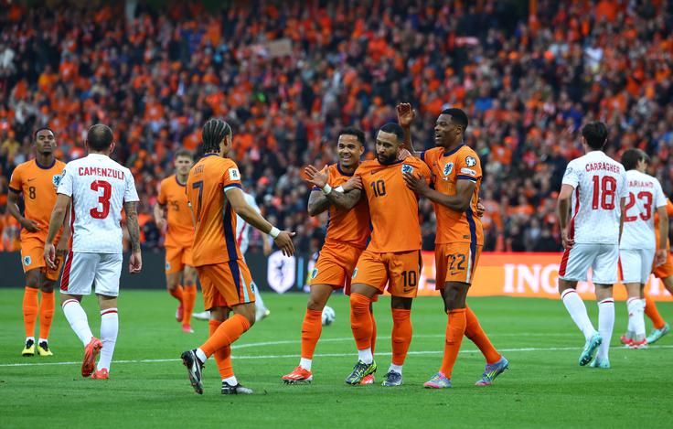 Memphis Depay je na zadnji tekmi Nizozemske dvakrat zatresel mrežo Malte. | Foto: Reuters