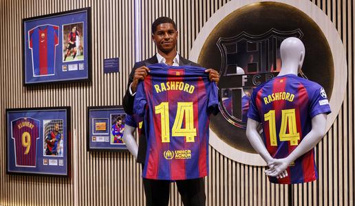 Barcelona predstavila Rashforda, Juventus odkupil Conceicaa