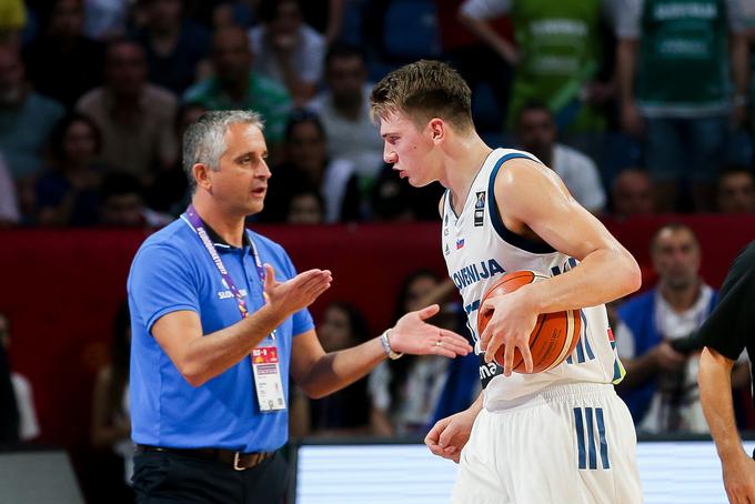 Pred dvema letoma je Kokoškov na EuroBasketu popeljal Slovenijo do zlate medalje. | Foto: Sportida