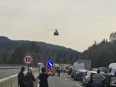 Tragična avgustovska nesreča: tovorno vozilo, v katero se je zaletel voznik avtomobila, predolgo stalo v odstavni niši