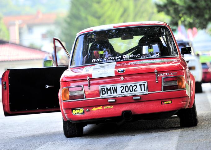Branko Lukman je tega BMW-ja pripravil že leta 2008 in od takrat ni imel resnejše okvare. Prihodnje leto bo vanj vgradil nov motor. | Foto: Gregor Pavšič
