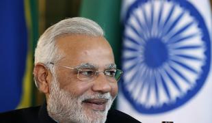 Indijski premier na zgodovinskem obisku v Kašmirju