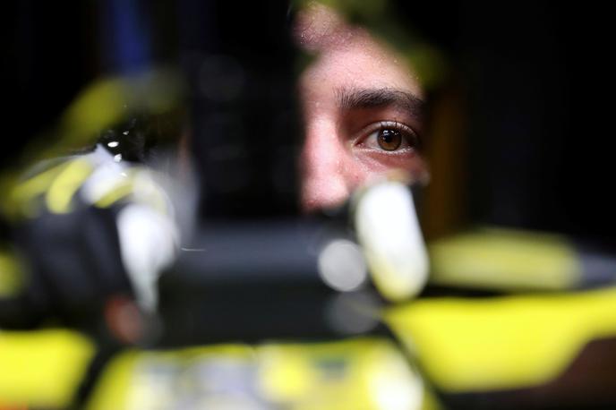 Daniel Ricciardo | Daniel Ricciardo bo tekmo v Singapurja začel z zadnjega mesta. | Foto Reuters