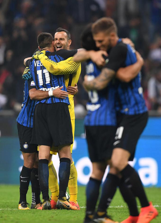 Inter, ki v tej sezoni ne nastopa niti v evropski ligi, je po 12 krogih serie A neporažen. Zbral je devet zmag in trije remije. | Foto: Reuters