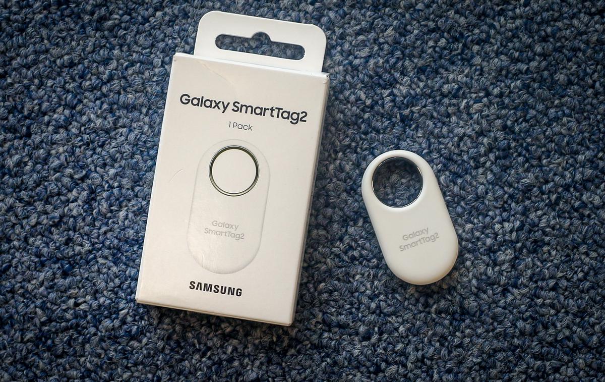 Galaxy SmartTag 2 | Pametna značka Samsung SmartTag 2 prinaša več oblikovnih funkcij in funkcij izboljšav glede na svojo predhodnico. | Foto Gaja Hanuna