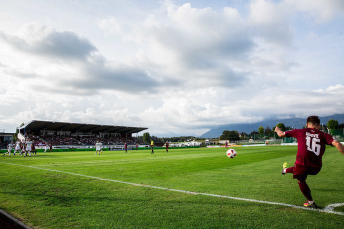 Triglav Maribor Prva liga Telekom Slovenije | Nogometaši Triglava bodo lahko v četrtek računali na podporo občinstva. | Foto Vid Ponikvar/Sportida