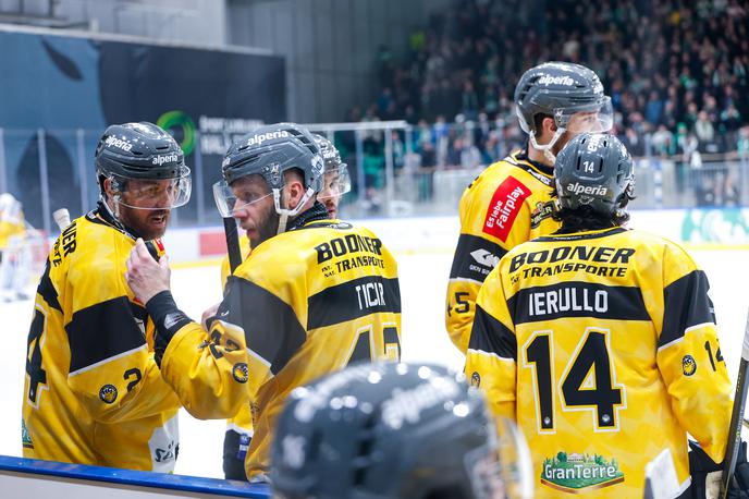 HK Olimpija : Pustertal, Rok Tičar | Pustertal, za katerega igra Rok Tičar, bo prvo tekmo finala lige ICE odigral v Gradcu. | Foto Aleš Fevžer