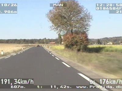S škodo po regionalni cesti s kar 191 kilometri na uro #foto