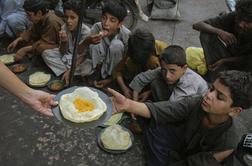 Ali vsakih deset sekund otrok res umre zaradi lakote?