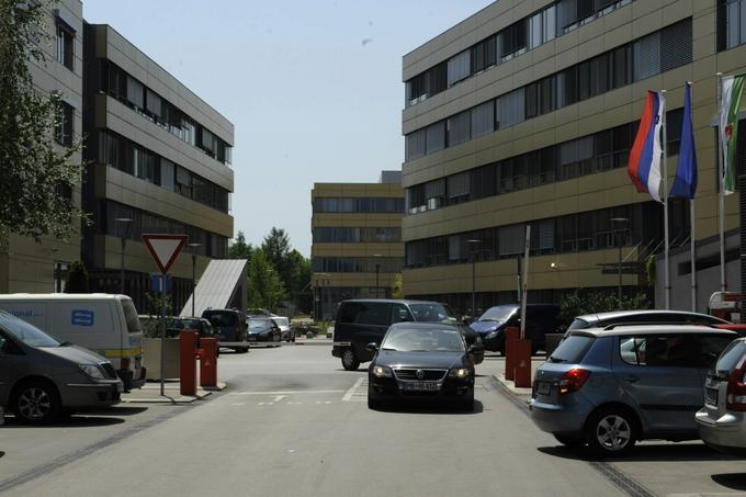 Pilotni projekt tokenizacije nepremičnine podjetja Blocksquare je potekal na parkirišču ljubljanskega Tehnološkega parka. Lastništvo enega od parkirnih mest so prek platforme namreč razdelili med devetnajst vlagateljev iz osmih držav.  | Foto: STA ,
