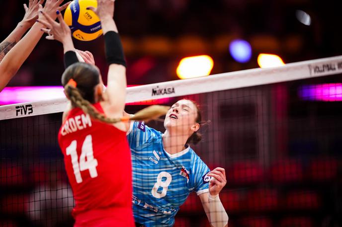 slovenska ženska odbojkarska reprezentanca : Turčija, svetovno prvenstvo | Slovenke so v osmini finala v prvem in tretjem nizu dodobra namučile Turkinje. | Foto Volleyball World