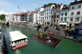 Atraktivni posnetki z Ljubljanice, Slovenki v finalu poraženi #video