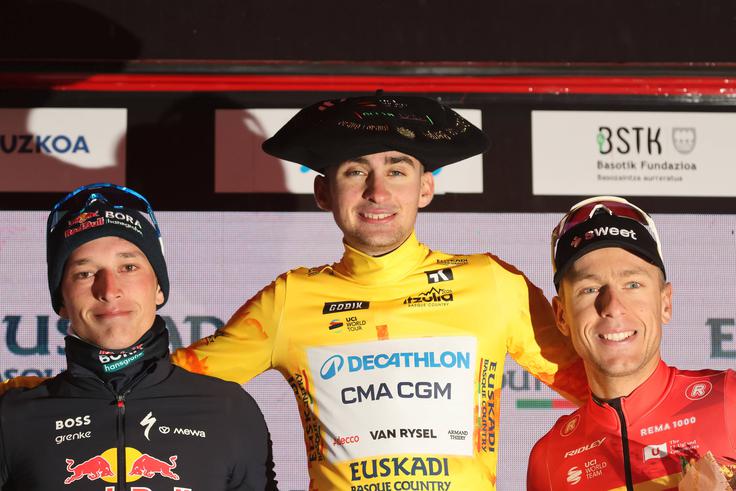 Skupni zmagovalec Baskije, 19-letni Francoz Paul Seixas se vztrajno bliža najboljšim, je zdaj že 21. kolesar sveta. | Foto: Guliverimage