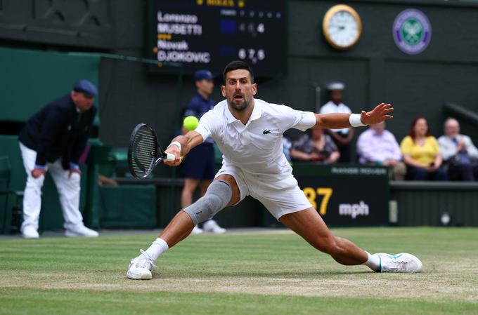 Novak Đoković igra za svoj osmi wimbledonski naslov. | Foto: Reuters