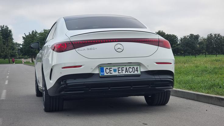 Sprva na cestah z električnim pogonom in največjo baterijo. | Foto: Gregor Pavšič