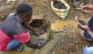 Pet milijonov mrtvih zaradi mobitelov