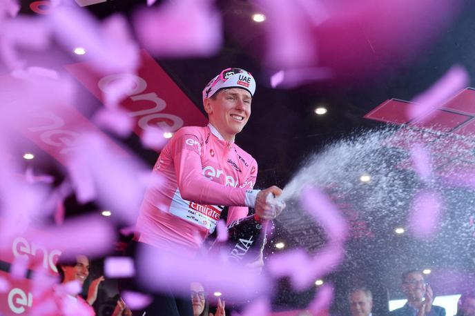 Tadej Pogačar, Giro 2024 | Tadej Pogačar ima v skupnem seštevku Gira veliko prednost pred tekmeci. | Foto Reuters