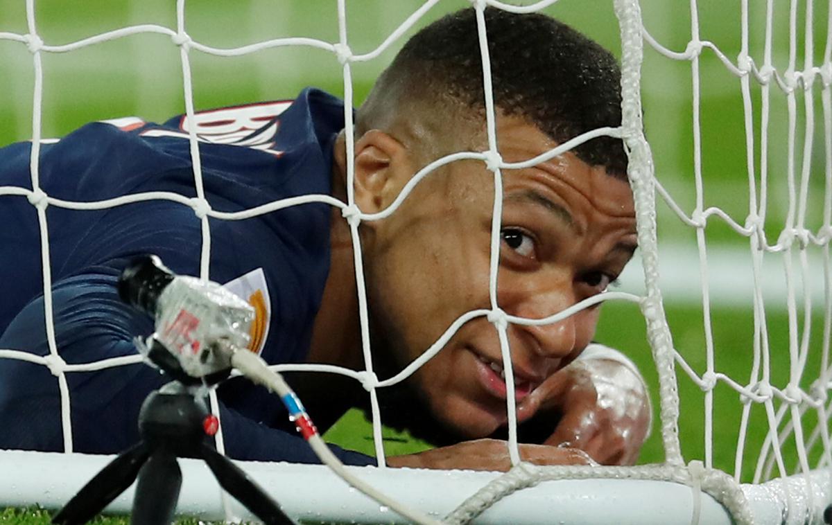 Kylian Mbappe | Kylian Mbappe je v ponedeljek dopoldne na treningu PSG staknil poškodbo leve noge. | Foto Getty Images