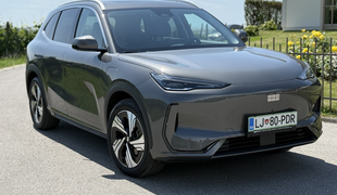 Kaj zmore Geely EX5? V njem bo mogoče zaspati in se očitno tudi dobro peljati. #foto