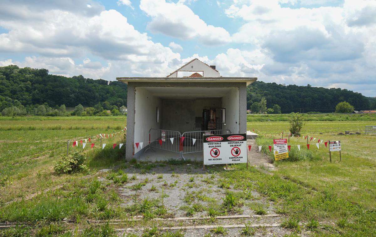 Pridobivanje litija Srbija | Prebivalci Gornjih Nedeljic se že leta borijo proti geološkim raziskavam podjetja Rio Tinto, ki namerava v njihovi vasi odpreti rudnik litija. | Foto Pixsell