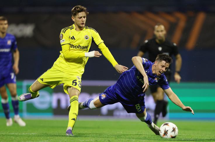 Miha Zajc je v prvem krogu z Dinamom premagal Fenerbahče v Zagrebu s 3:1. | Foto: Reuters