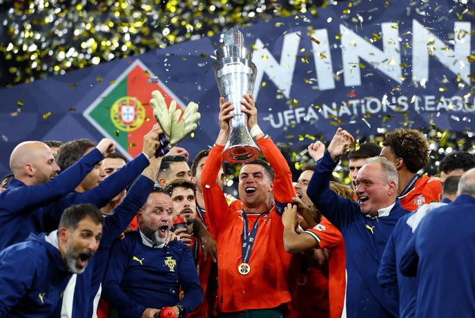 Odmeva ganljiva prošnja Ronalda, a tudi nešportna poteza Yamala
