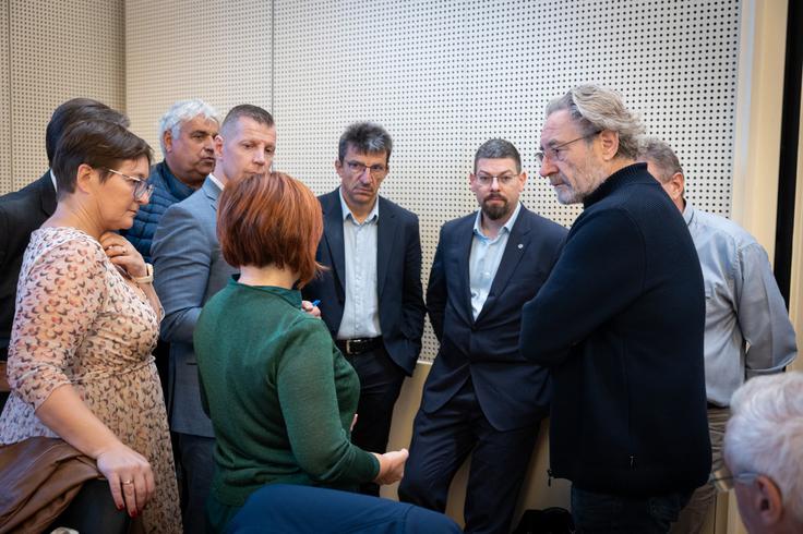 Sejo Ekonomsko-socialnega sveta so danes nekateri protestno zapustili.  | Foto: STA