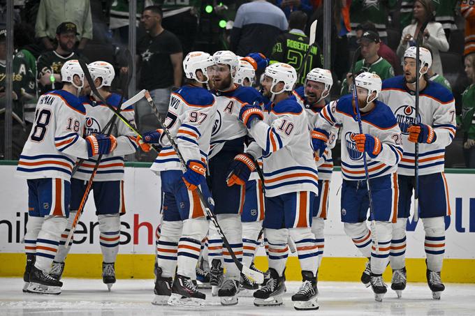 Edmonton je v seriji na štiri zmage povedel z 1:0. | Foto: Reuters