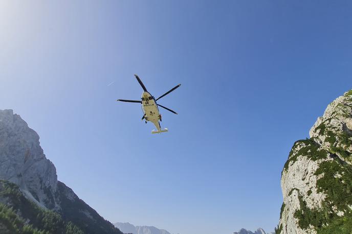 reševanje policija gore gorski reševalci | V gorah so morali danes večkrat posredovati gorski reševalci, v štirih primerih je bil vključen tudi helikopter.  | Foto Policija