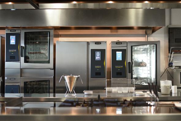 V Slovenijo ponovno prihaja gostinska oprema Zanussi Professional