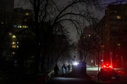 Napadena rafinerija, pretrgani daljnovodi, več tisoč ljudi brez elektrike