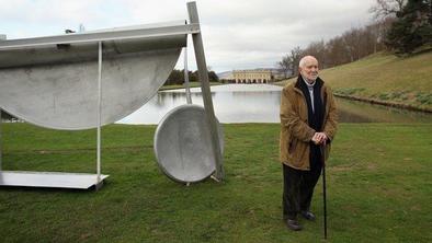 Umrl je britanski kipar Anthony Caro
