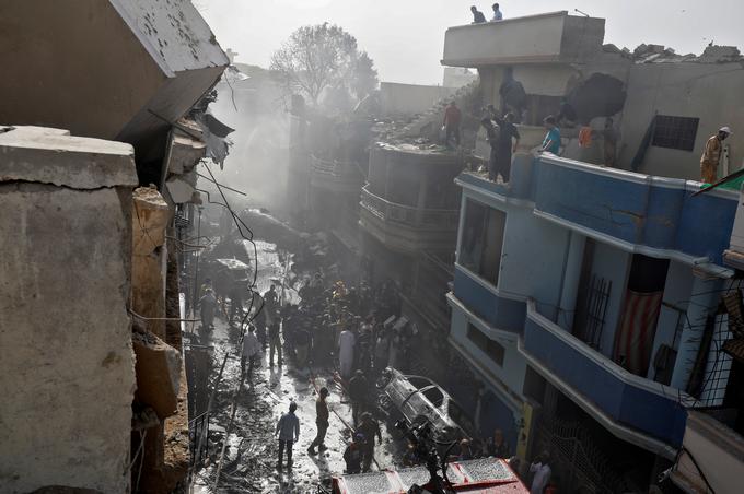 Pakistan nesreča letalo | Foto: Reuters