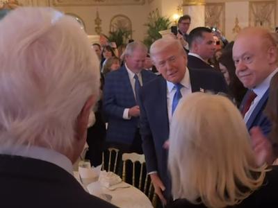 V navzočnosti Trumpa je Keith Urban zapel himno pripadnikov LGBTQ #video