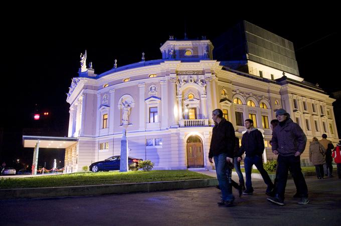 Slovensko narodno gledališče Opera in balet Ljubljana je osrednja slovenska glasbeno-gledališka ustanova, ki uprizarja redne letne sezone opere, baleta in koncertov. Na sezono pripravijo približno 150 predstav, od tega od tri do pet novih produkcij. Svoje začetke ima v leta 1867 ustanovljenem Dramatičnem društvu. | Foto: 
