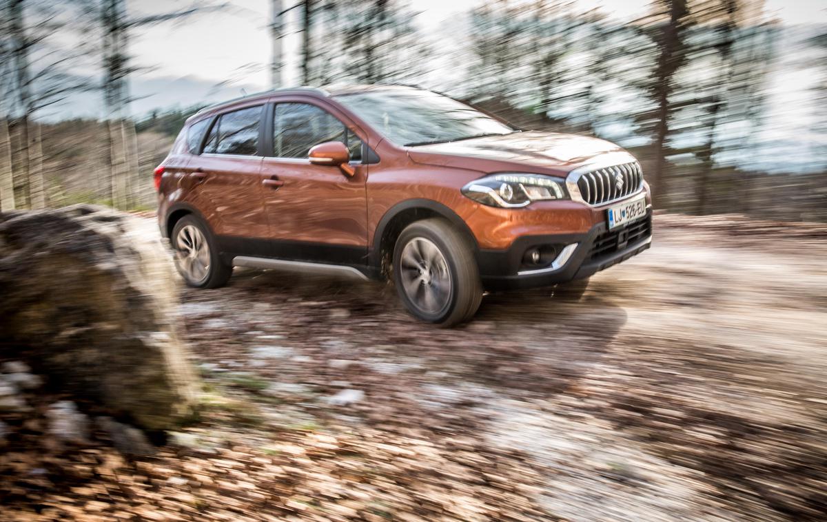 Suzuki SX4 S-cross 1.6 DDiS 4WD TCSS elegance top - test | Foto Vid Ponikvar