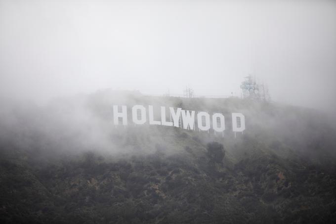 Snežinke so bile vidne celo okrog slovitega napisa Hollywood v Los Angelesu. | Foto: Reuters