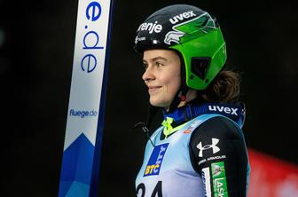Slovenske mladinke svetovne podprvakinje na ekipni tekmi