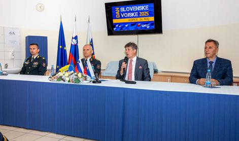 V vojašnici v Ankaranu je potekala novinarska konferenca pred dnevom Slovenske vojske