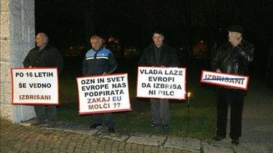 Nevladne organizacije opozarjajo na "zavajanje" oblasti glede izbrisanih