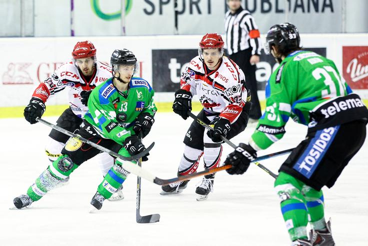 Z Olimpijo (nosil je številko 33) nima poravnanih računov. "Upam, da se klub uredi, ker bi tudi jaz rad dobil svoj zaslužen denar." | Foto: Matic Klanšek Velej/Sportida