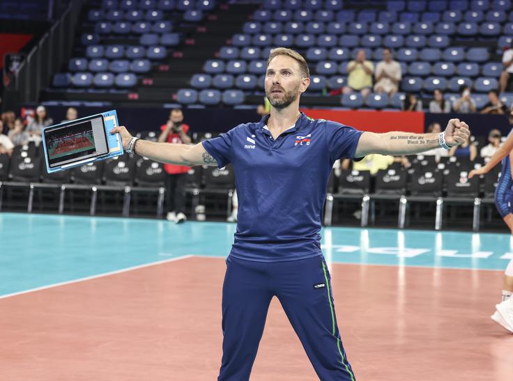 Alessandro Orefice je priložnost za igro tokrat ponudil tudi nekaterim odbojkaricam, ki sicer ne dobivajo (veliko) igralnega časa. | Foto: CEV