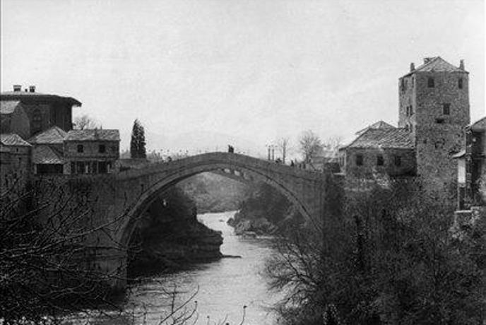 Problemi s Starim mostom v Mostarju