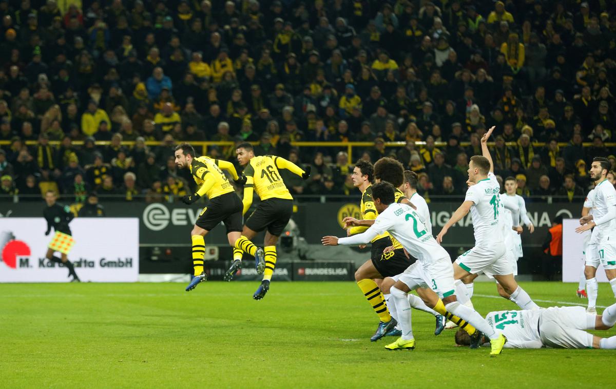 Borussia Dortmund Werder Bremen | V derbiju kroga je vodilna Borussia v Dortmundu obračunala z Werderjem. | Foto Reuters