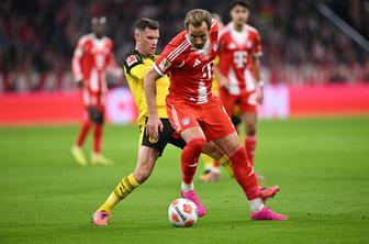 Bayern dominiral, a tesno dobil Der Klassiker