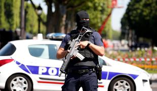 V Franciji aretirali moška, osumljena načrtovanja napada