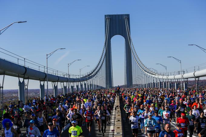 Na maratonu v New Yorku običajno teče 55 tisoč maratoncev, letos, na 50. izvedbi, ki bo na sporedu 7. novembra, jih bo zaradi epidemije nekaj manj, 33 tisoč.  | Foto: Guliverimage/Vladimir Fedorenko