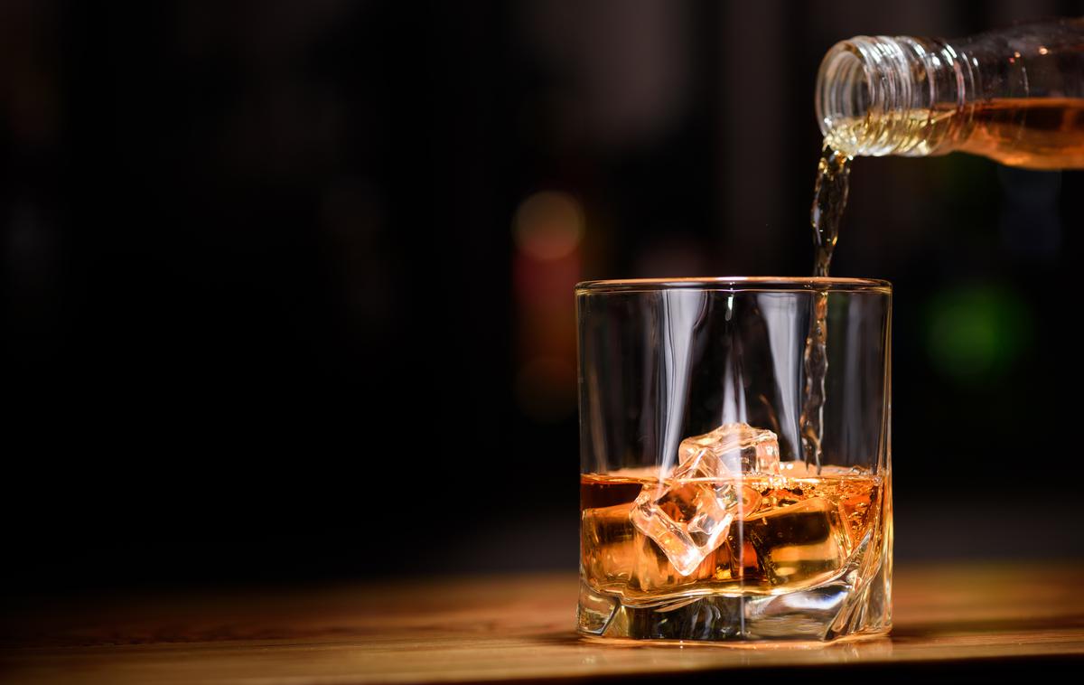Alkohol | Z alkoholom naj bi se zastrupilo najmanj 33 oseb. Fotografija je simbolična. | Foto Getty Images
