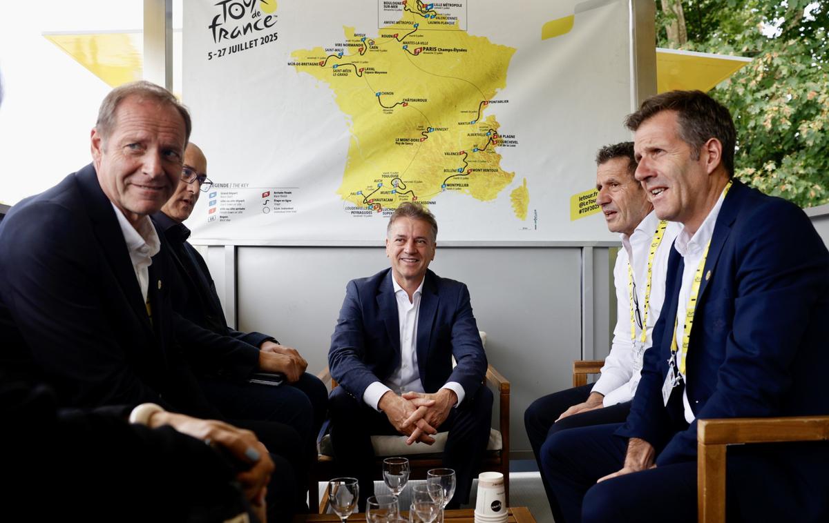 Robert Golob, Christian Prudhomm | Prva etapa začetka Toura v Sloveniji leta 2029 je predvidena od Novega mesta do Ljubljane, druga bi kolesarje peljala od Nove Gorice do Portoroža, medtem ko naj bi bil v tretji z začetkom v Kranju cilj na Vršiču. | Foto Nebojša Tejić/STA