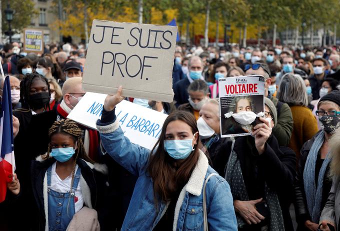 Zaradi Patyjevega umora so šli na ulice številni Francozi. Podobno je bilo tudi ob nekaterih prejšnjih islamističnih terorističnih napadih. A do zdaj protesti niso ustavili islamističnega nasilja. | Foto: Reuters